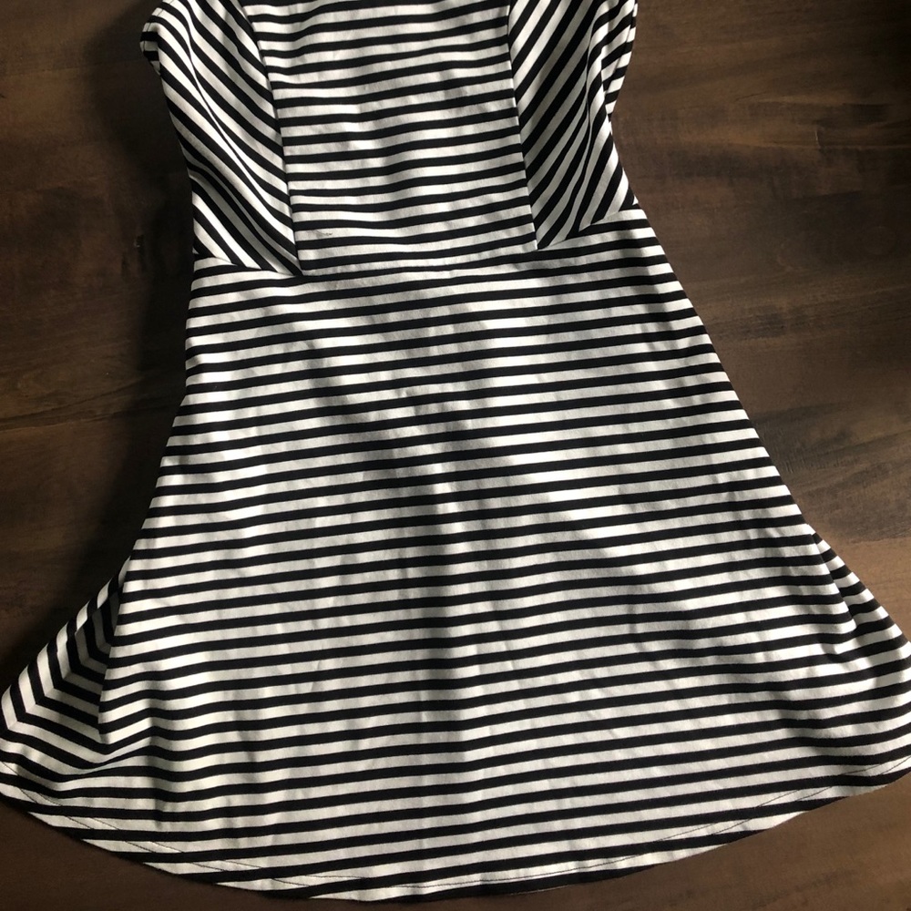 Love Tree Dress - Picture 4 of 9